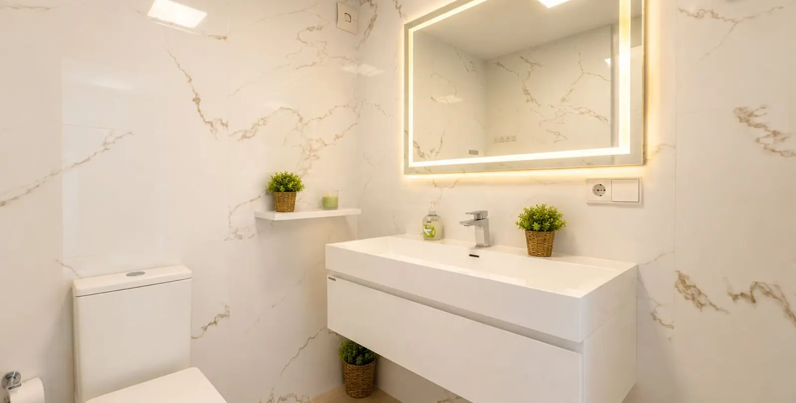 Sale of penthouse duplex in Calahonda 12