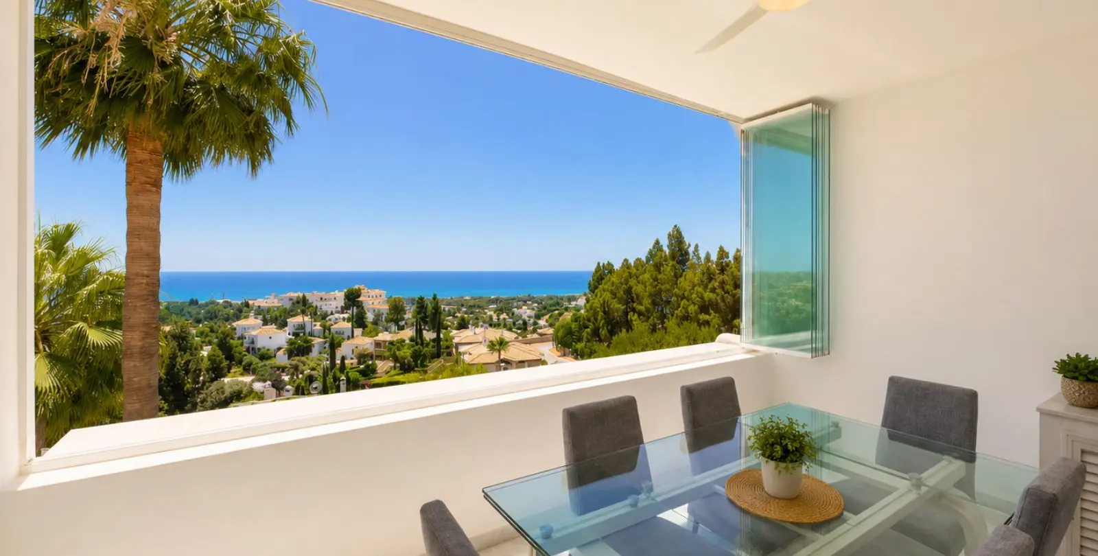 Sale of penthouse duplex in Calahonda 17