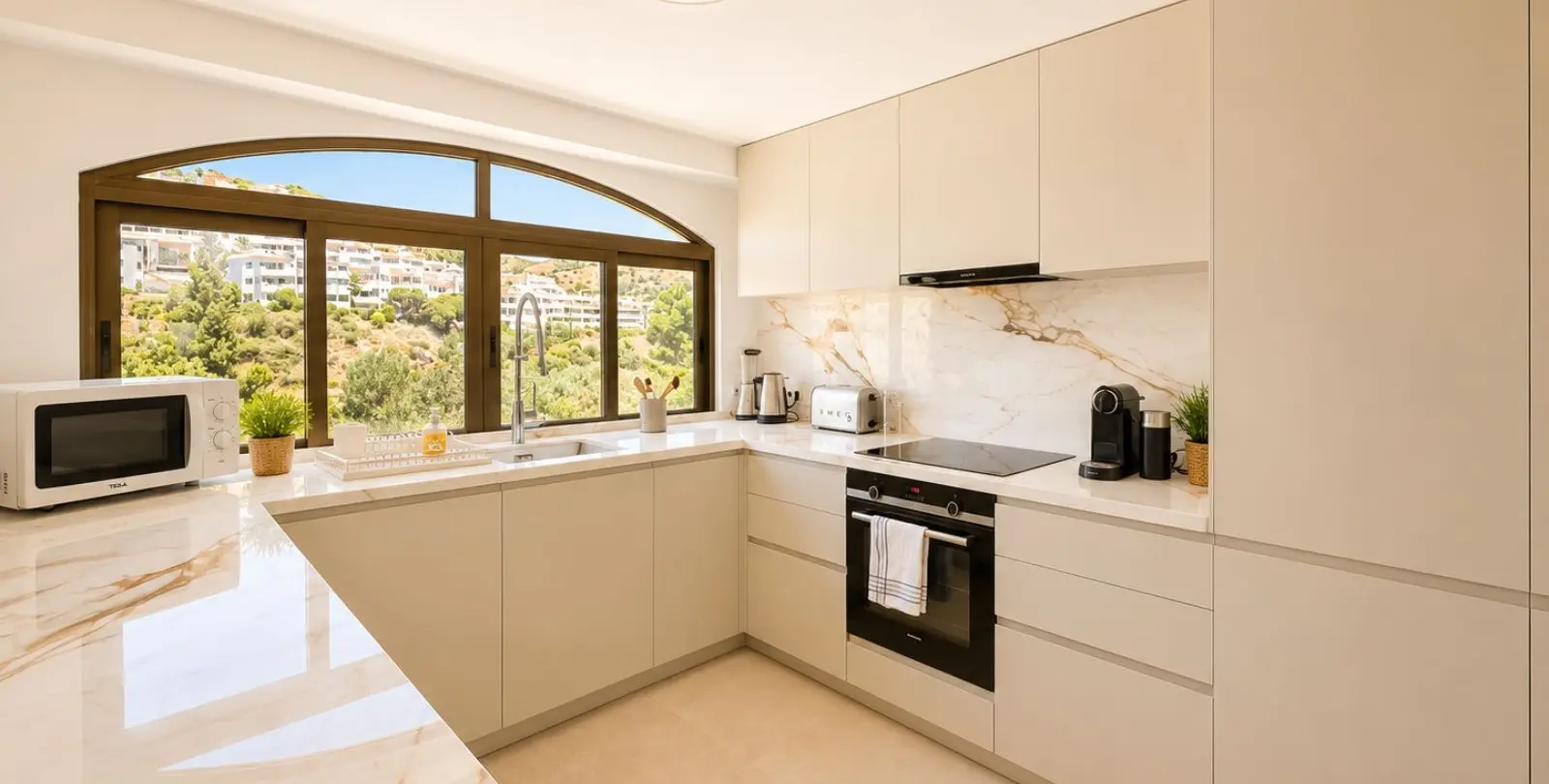 Sale of penthouse duplex in Calahonda 18