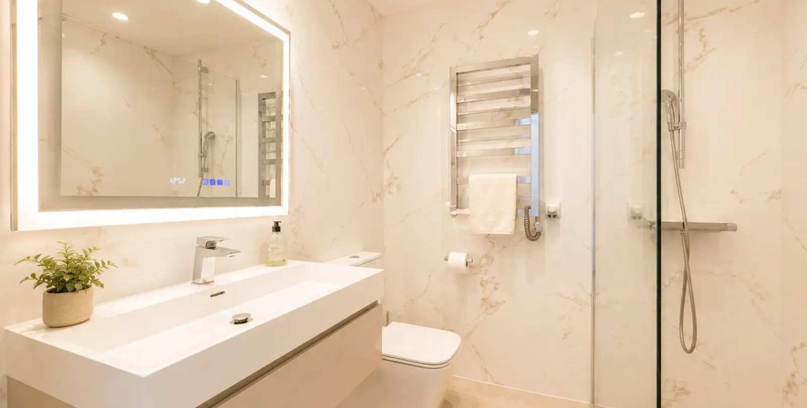 Sale of penthouse duplex in Calahonda 25