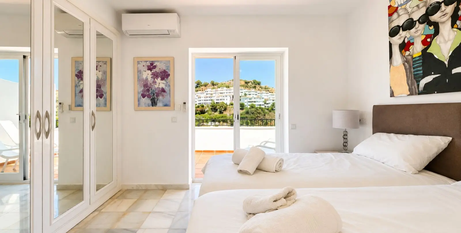 Sale of penthouse duplex in Calahonda 39