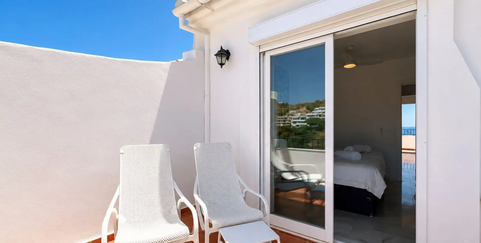 Sale of penthouse duplex in Calahonda 41