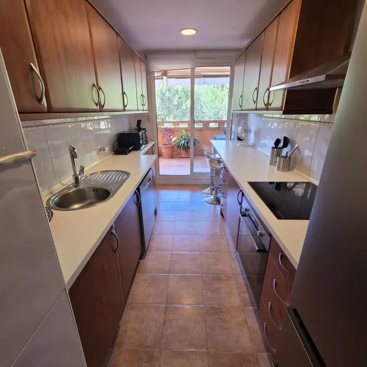 Sale of middle floor apartment in The Golden Mile