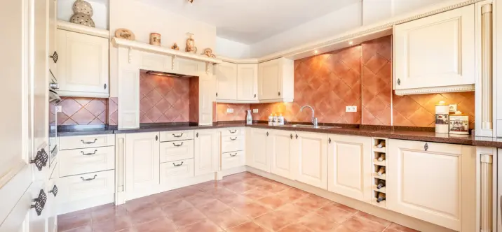Sale of detached villa in El Rosario 4