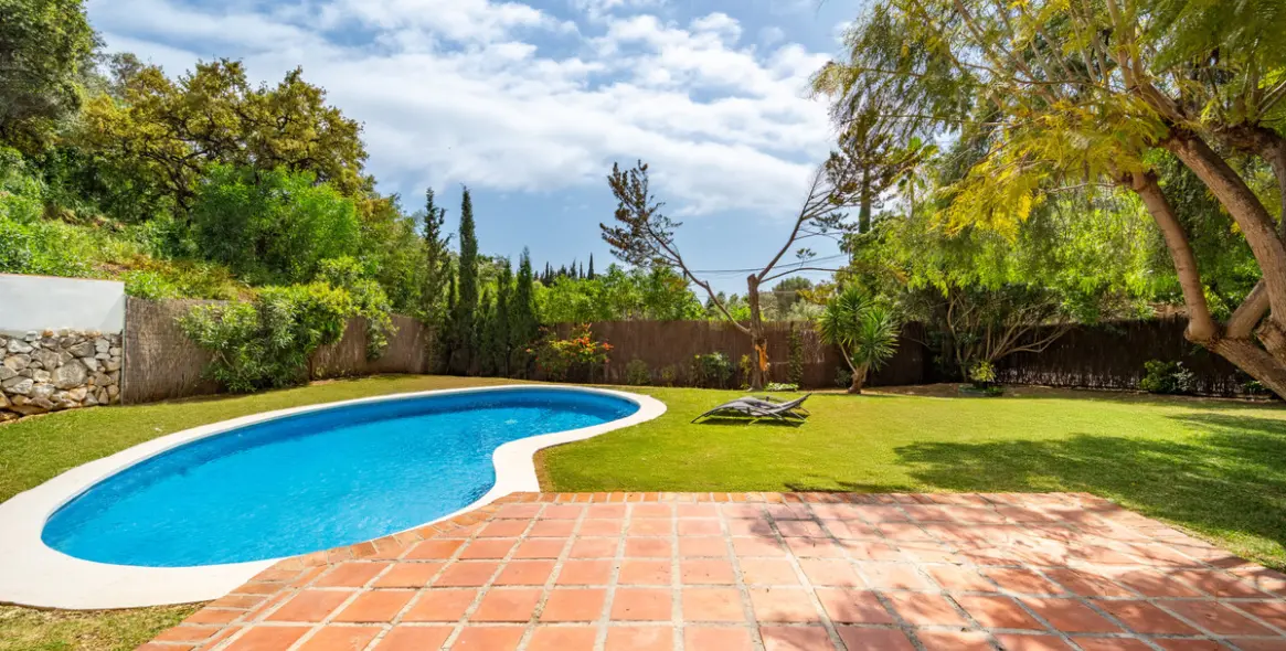 Sale of detached villa in El Rosario 11