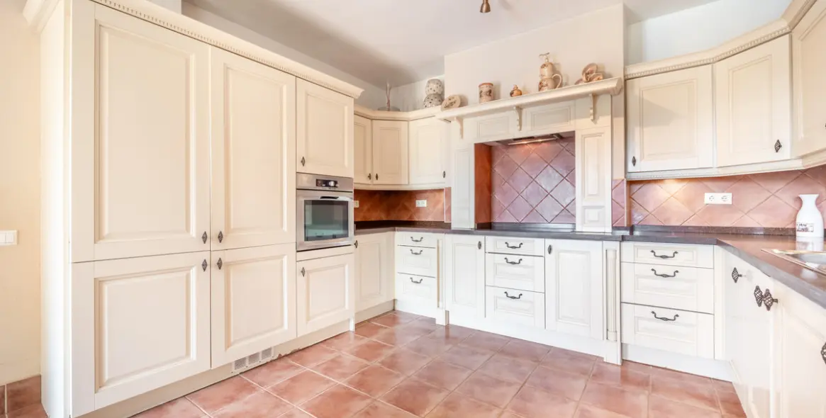 Sale of detached villa in El Rosario 35