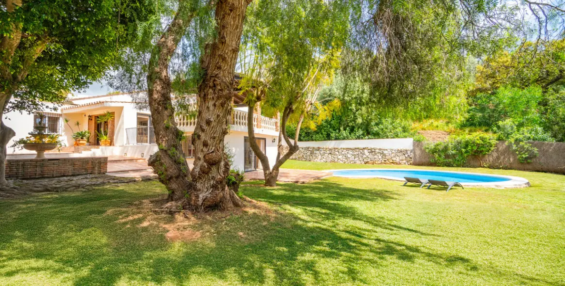 Sale of detached villa in El Rosario 58