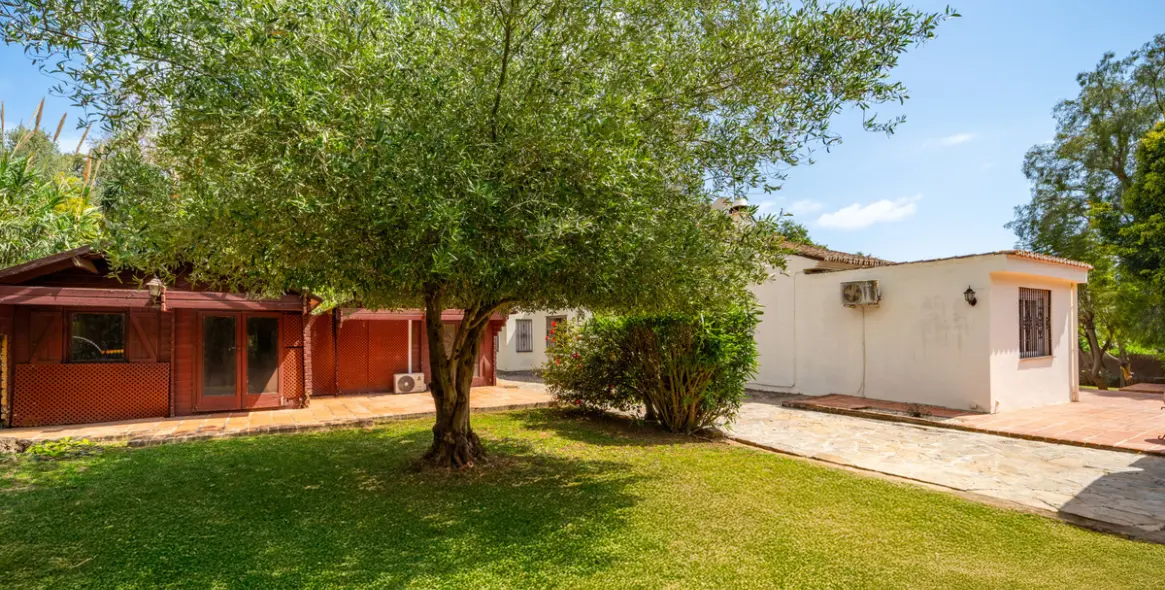 Sale of detached villa in El Rosario 68