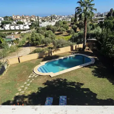 Venta de villa independiente en Sierrezuela