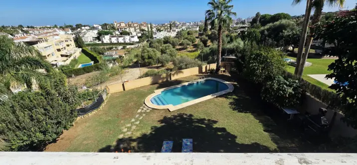 Venta de villa independiente en Sierrezuela 1