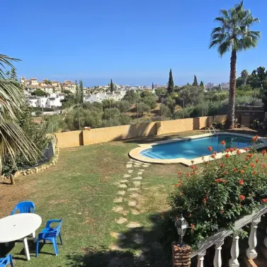 Venta de villa independiente en Sierrezuela