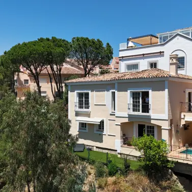 Venta de casa pareada en Nueva Andalucía