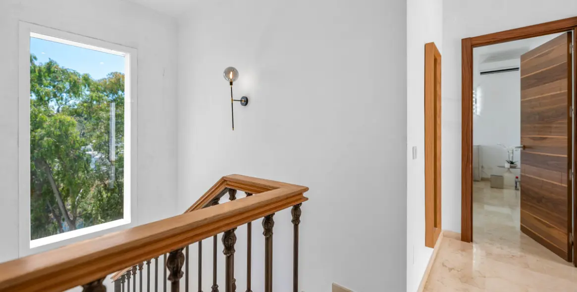 Venta de casa pareada en Nueva Andalucía 11