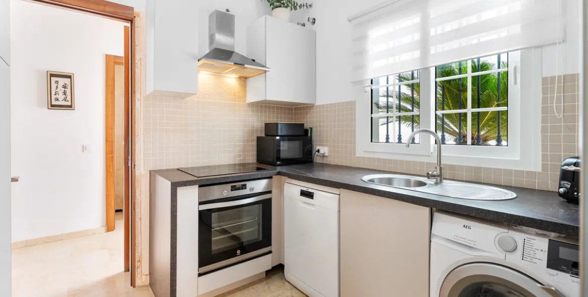 Venta de casa pareada en Nueva Andalucía 12