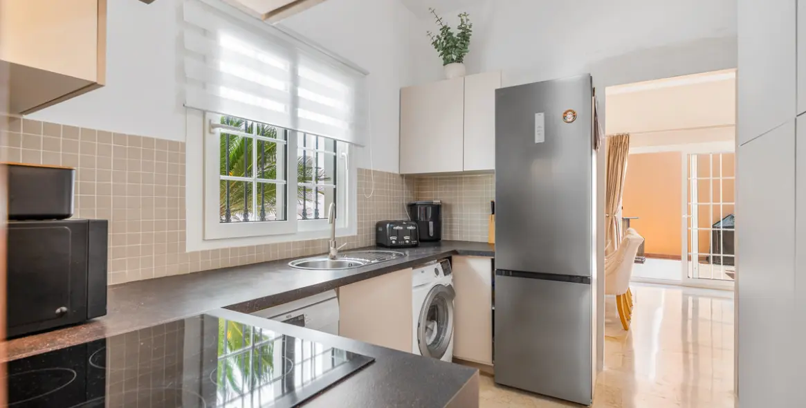 Venta de casa pareada en Nueva Andalucía 13