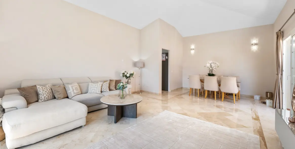 Venta de casa pareada en Nueva Andalucía 16