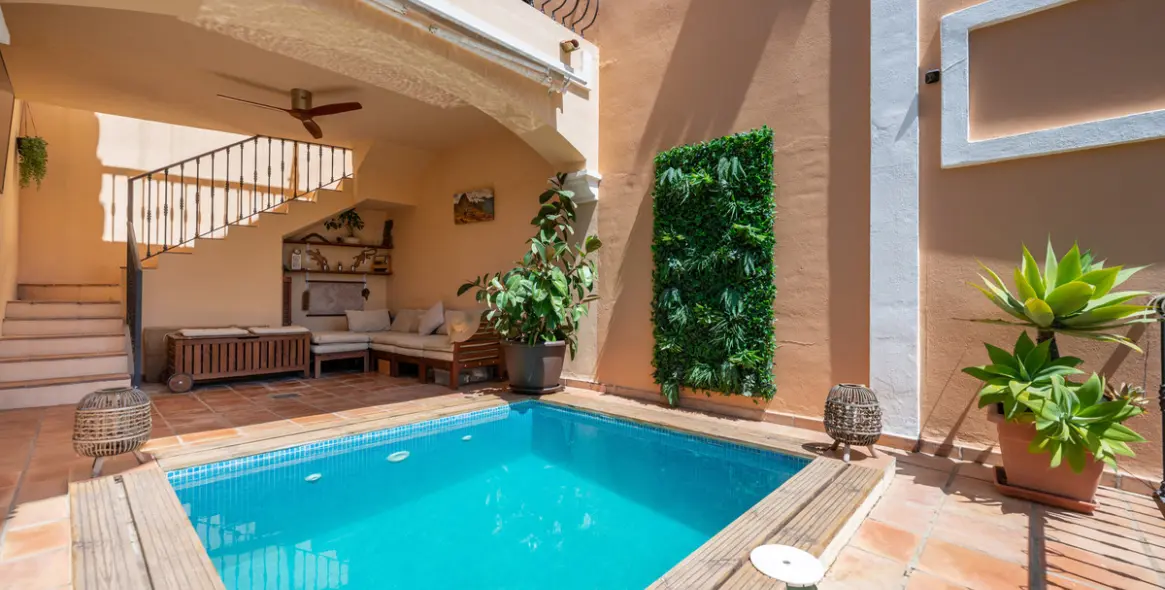 Venta de casa pareada en Nueva Andalucía 25