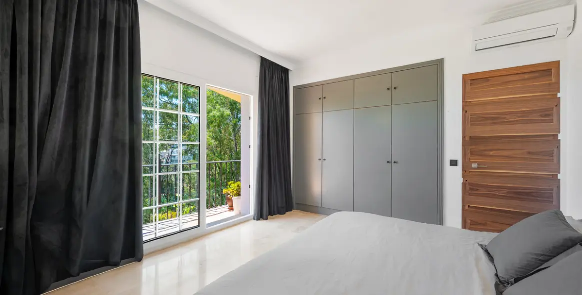 Venta de casa pareada en Nueva Andalucía 27