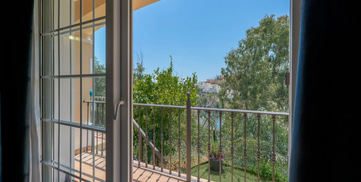 Venta de casa pareada en Nueva Andalucía 32