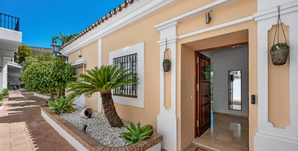 Venta de casa pareada en Nueva Andalucía 41