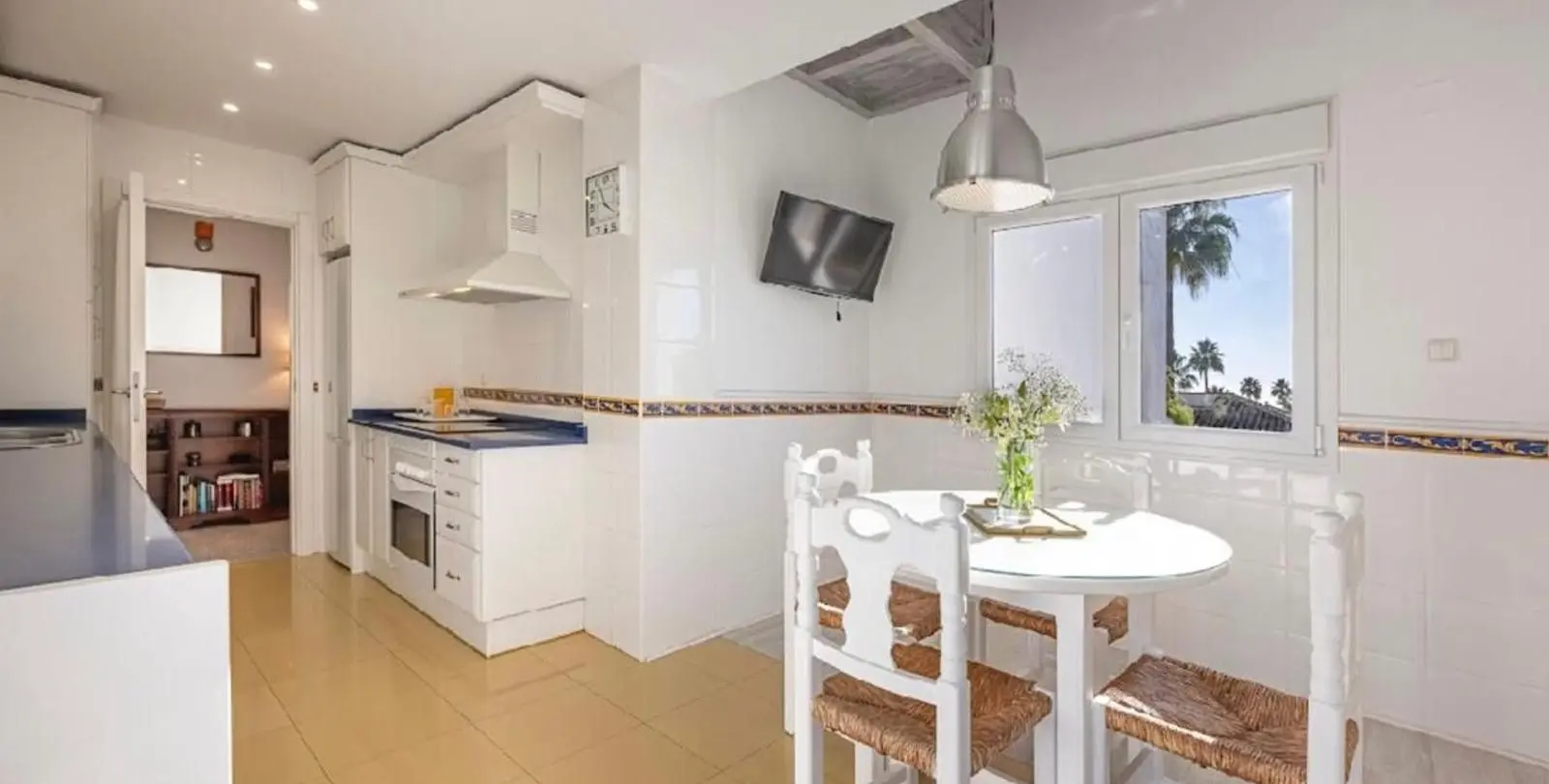 Продажа апартаментов на среднем этаже в Bahía de Marbella 18