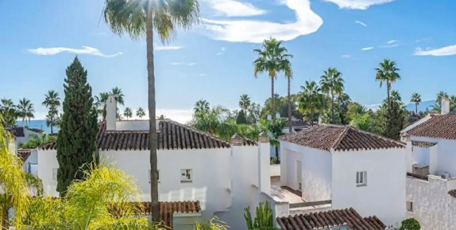 Продажа апартаментов на среднем этаже в Bahía de Marbella 21