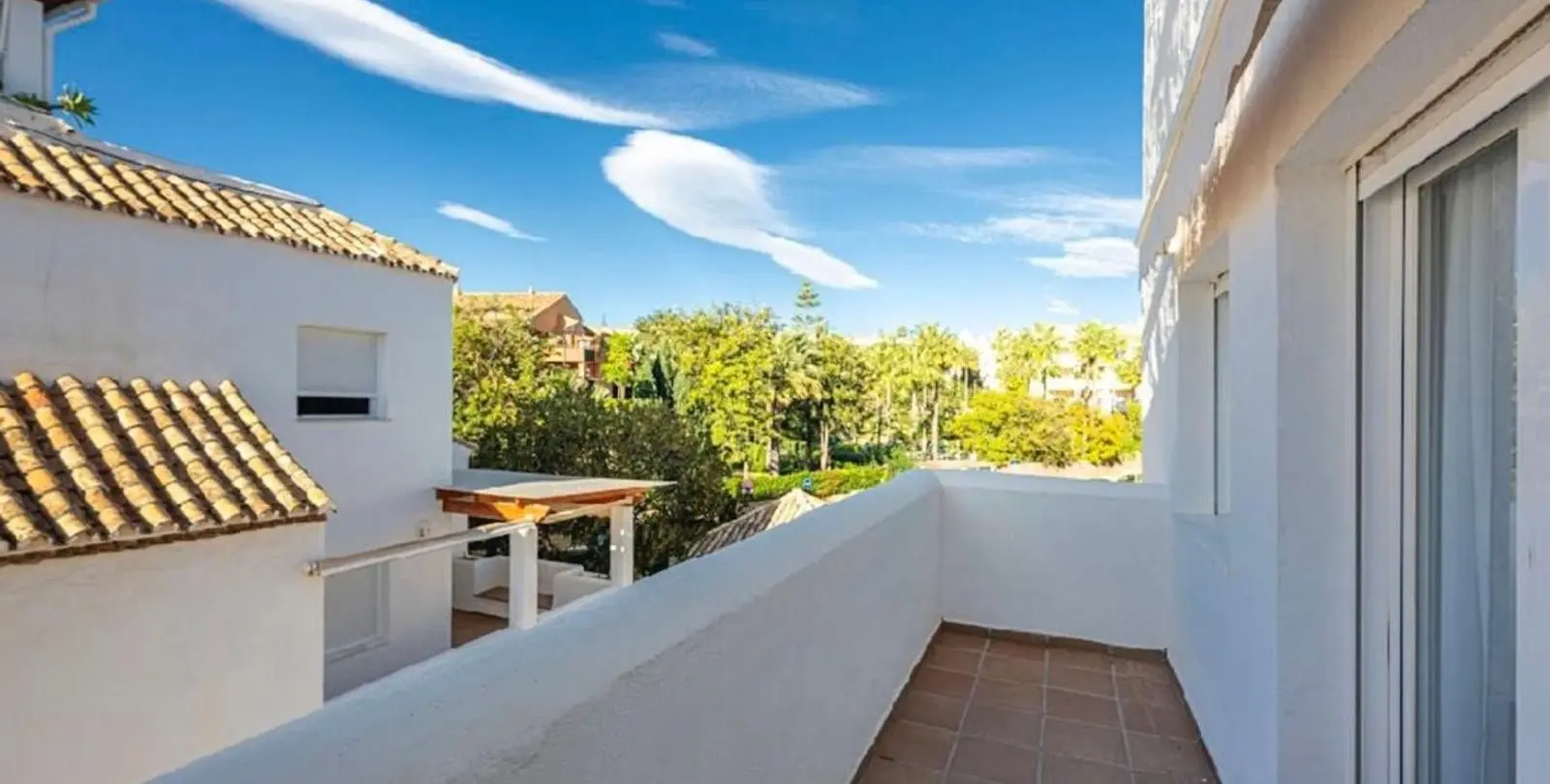 Продажа апартаментов на среднем этаже в Bahía de Marbella 29