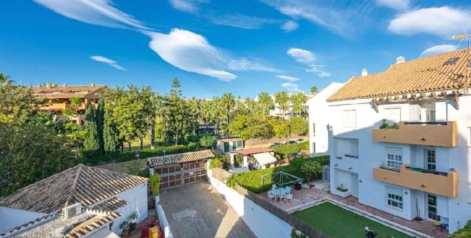 Продажа апартаментов на среднем этаже в Bahía de Marbella 40