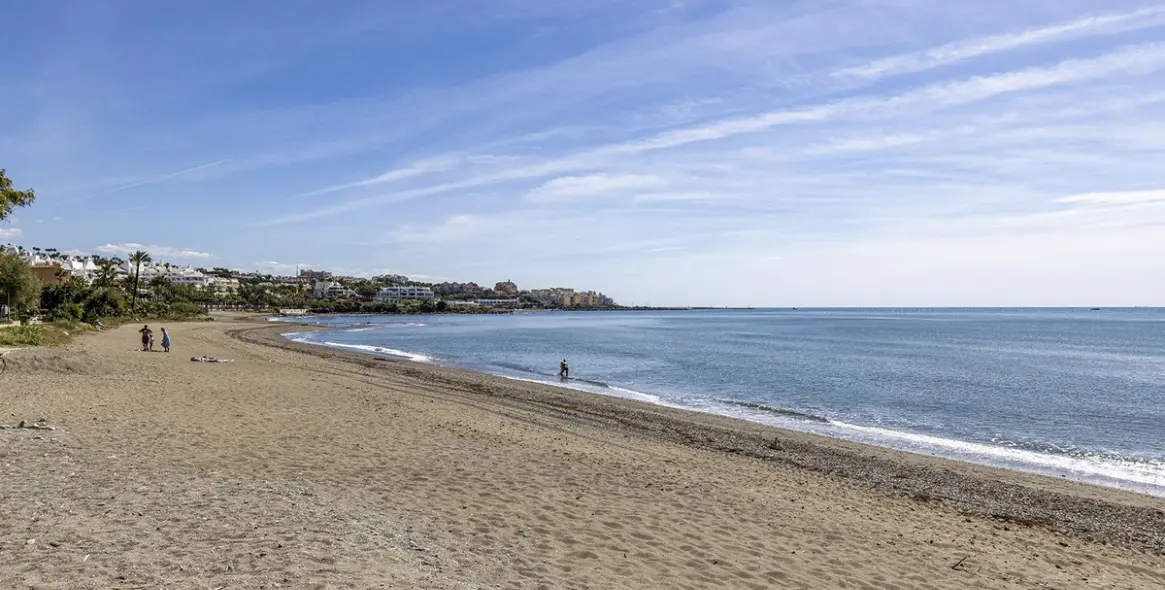 Venta de casa pareada en Estepona 2