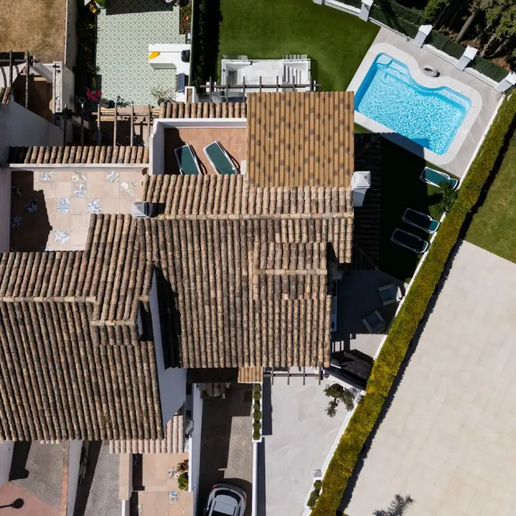Sale of detached villa in Estepona