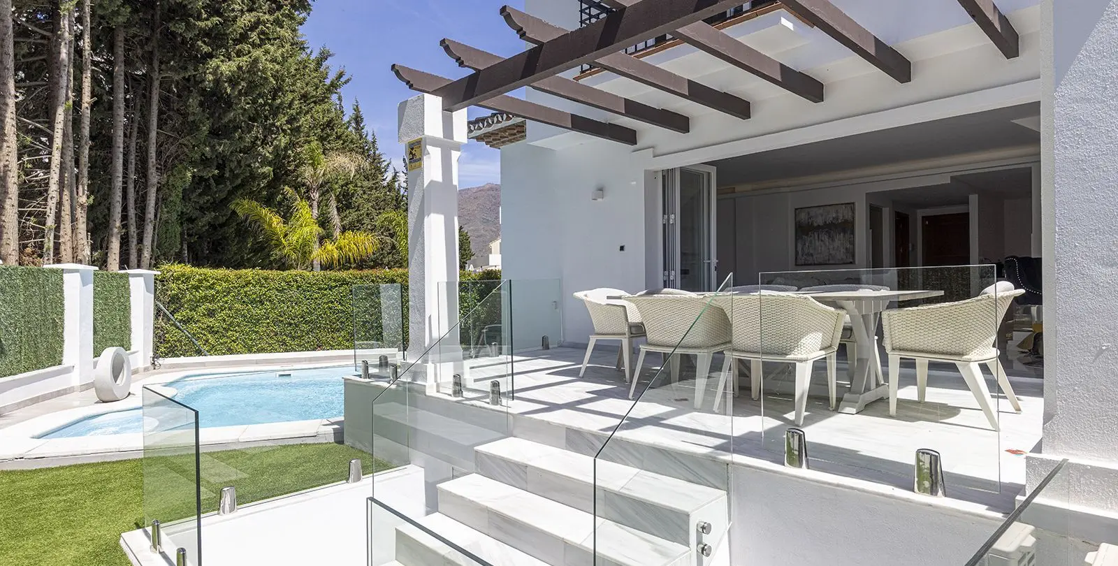 Sale of detached villa in Estepona 7