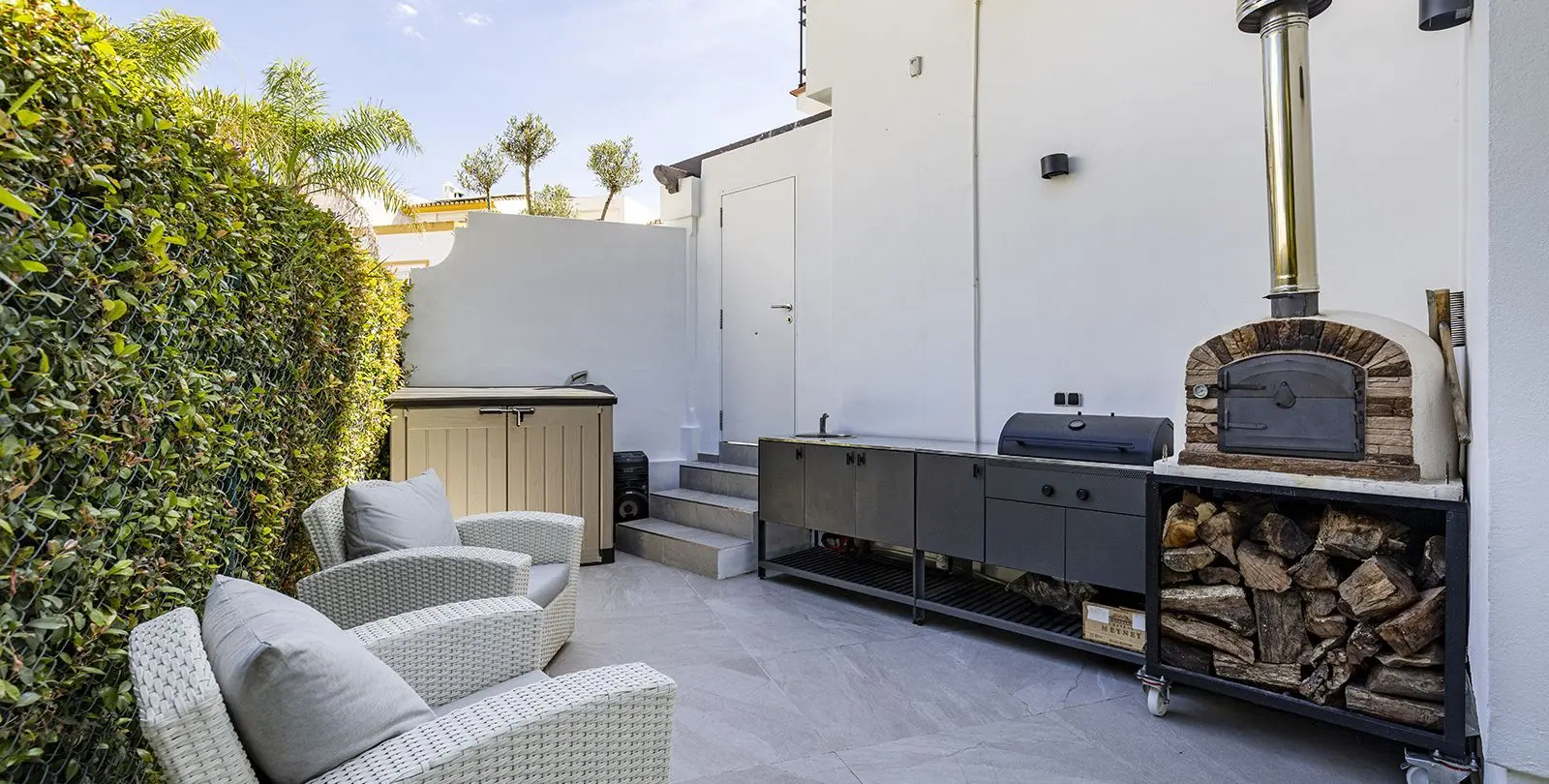 Sale of detached villa in Estepona 16