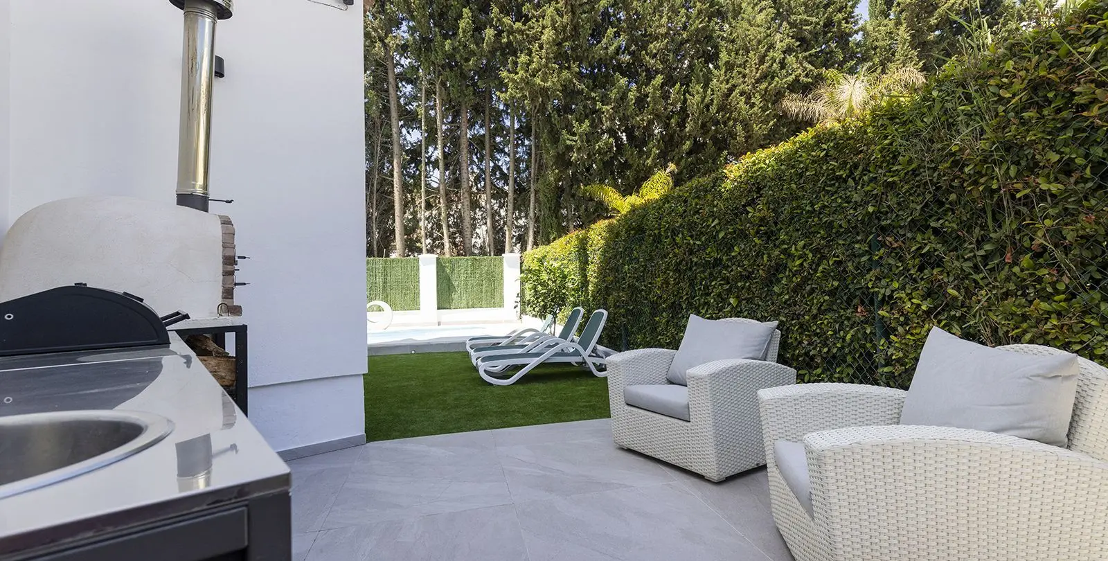 Sale of detached villa in Estepona 18