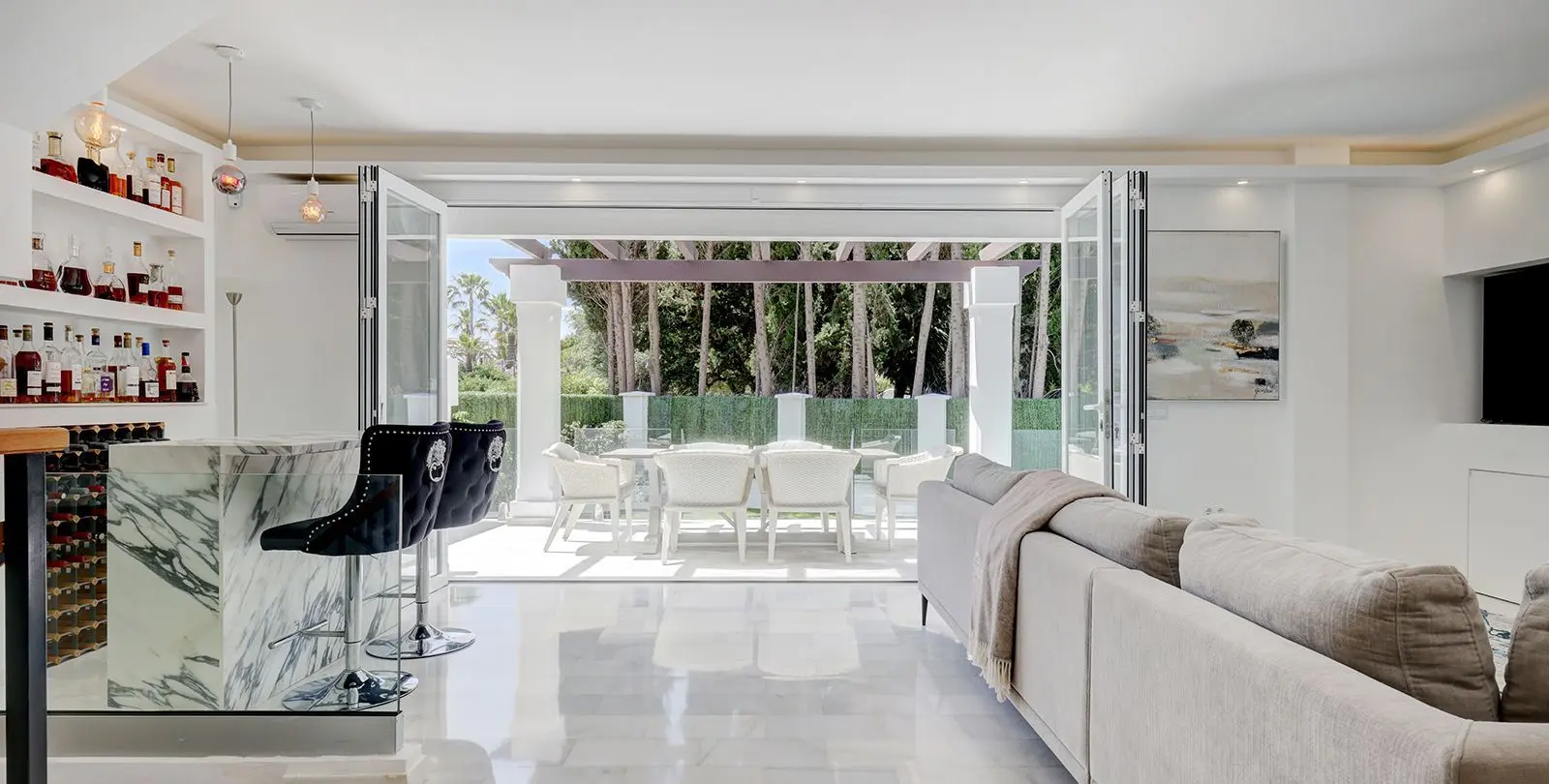 Sale of detached villa in Estepona 20