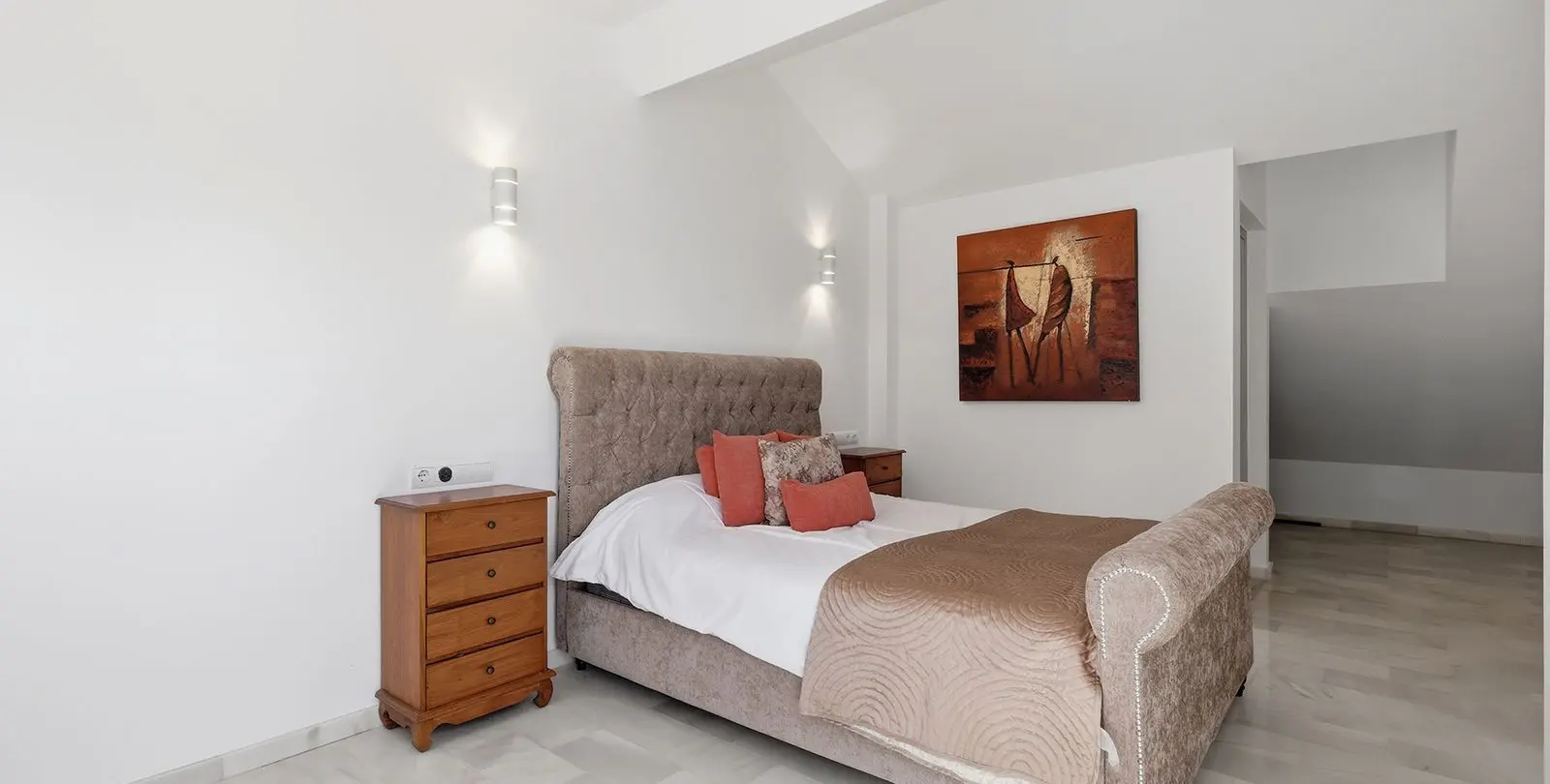 Sale of detached villa in Estepona 34