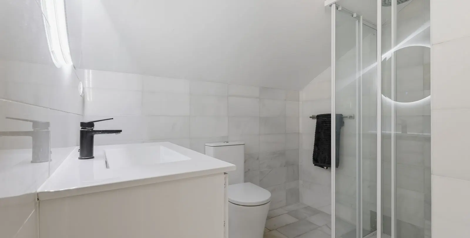 Sale of detached villa in Estepona 36