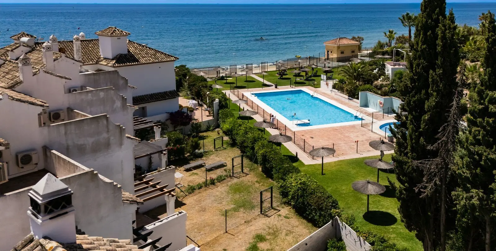 Sale of detached villa in Estepona 43