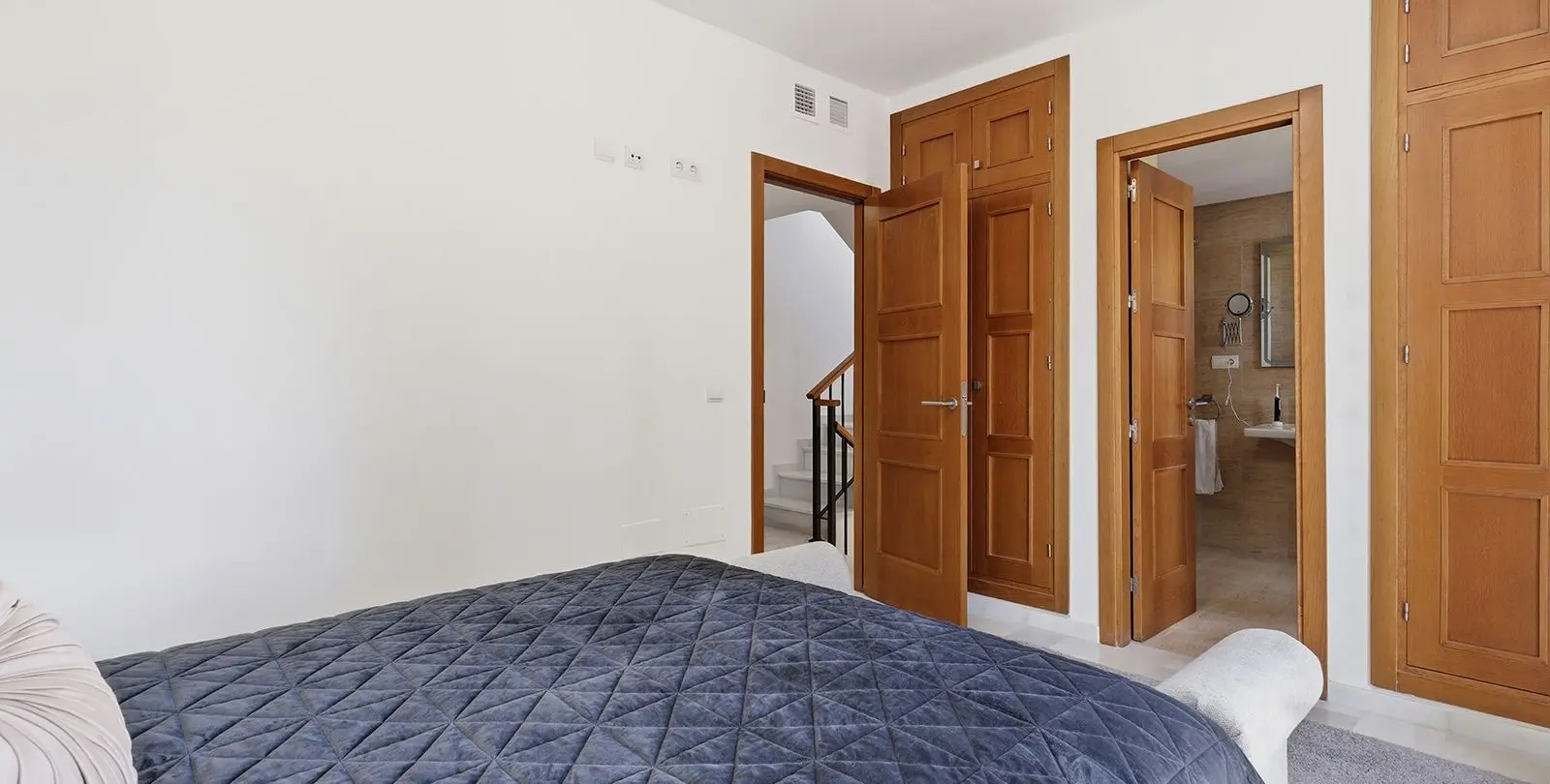 Sale of detached villa in Estepona 47