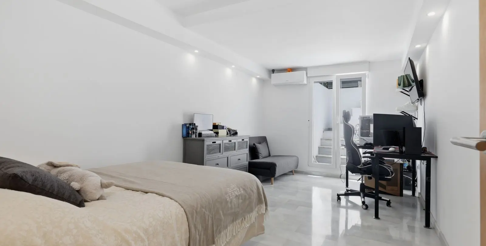 Sale of detached villa in Estepona 62