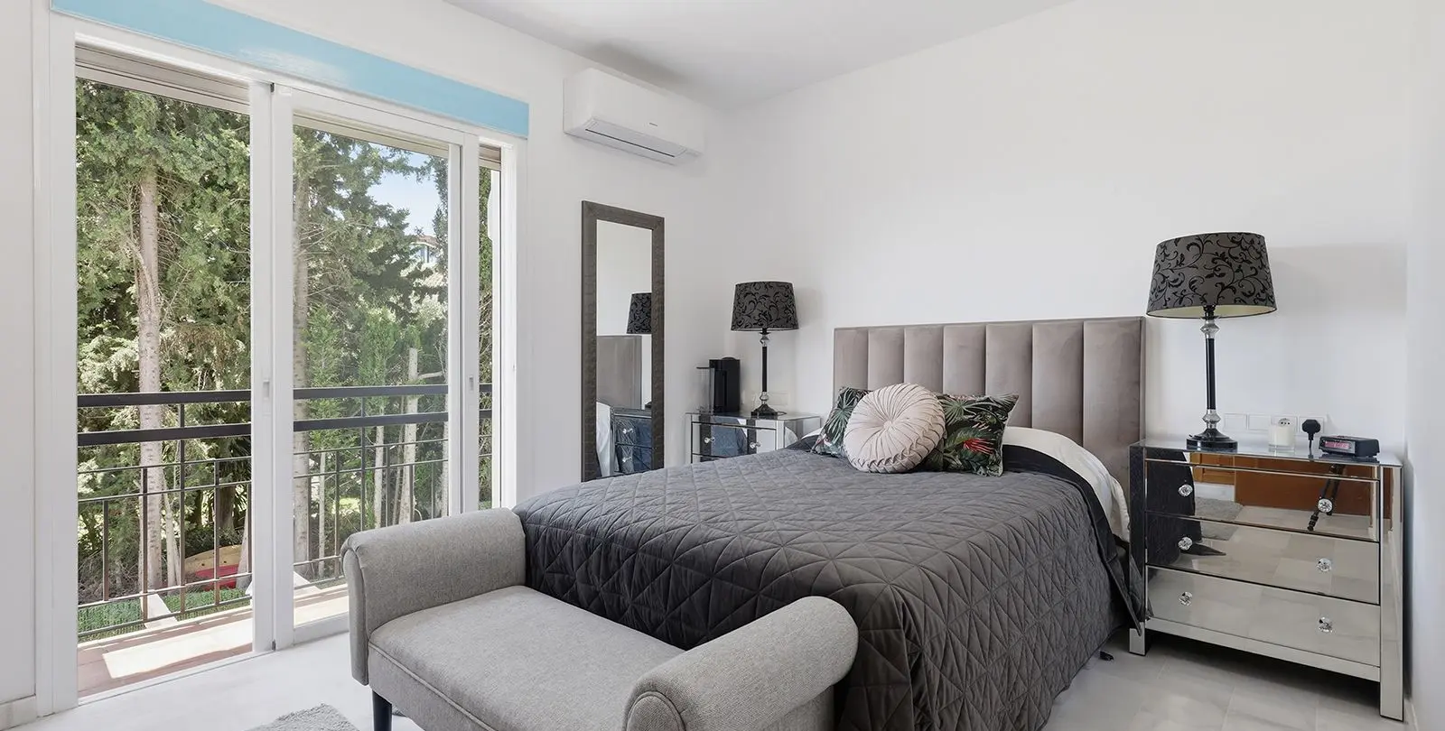 Venta de villa independiente en Estepona 45