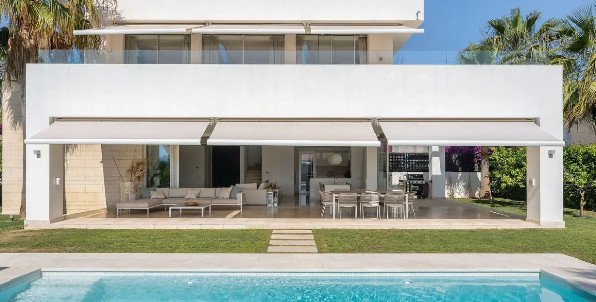 Venta de villa independiente en Río Real 15