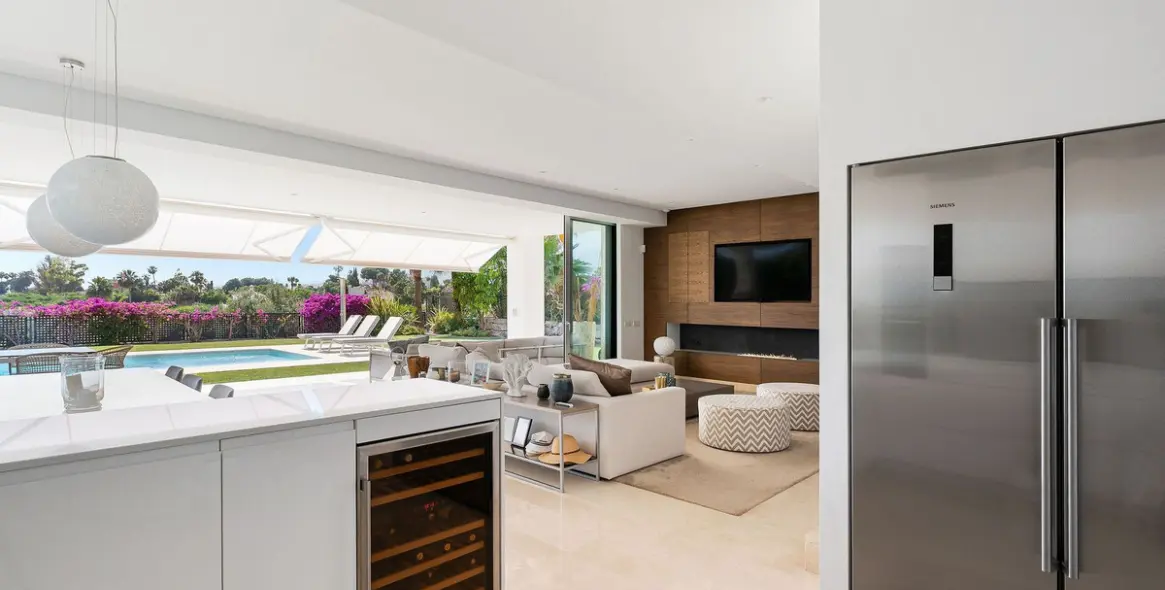 Venta de villa independiente en Río Real 19