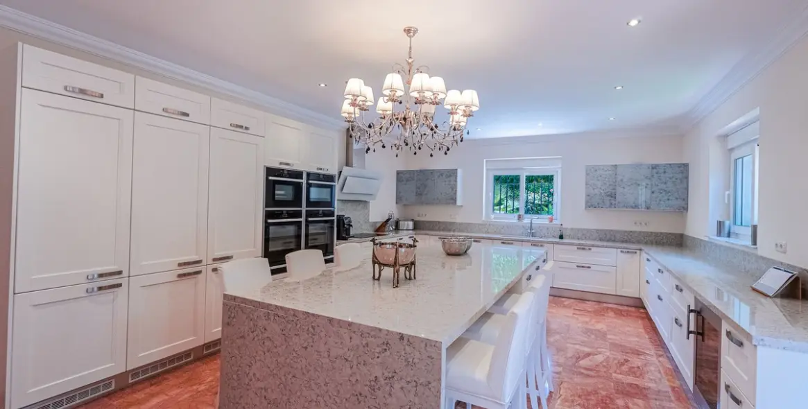 Venta de villa independiente en El Paraiso 4