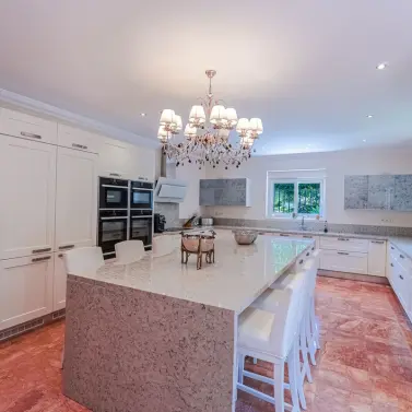 Venta de villa independiente en El Paraiso