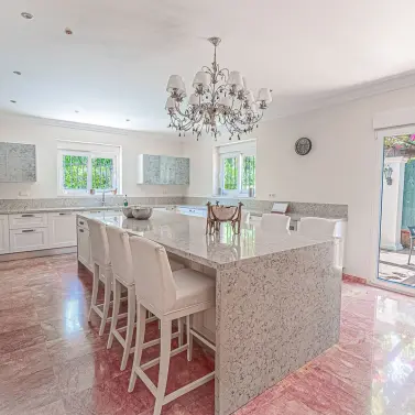 Venta de villa independiente en El Paraiso
