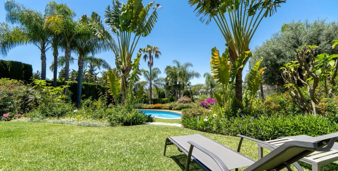 Venta de villa independiente en El Paraiso 26