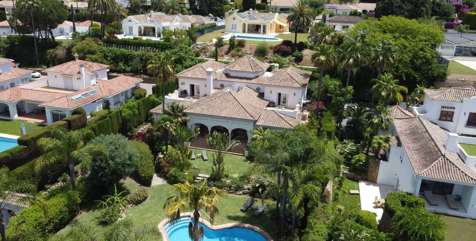 Venta de villa independiente en El Paraiso 1