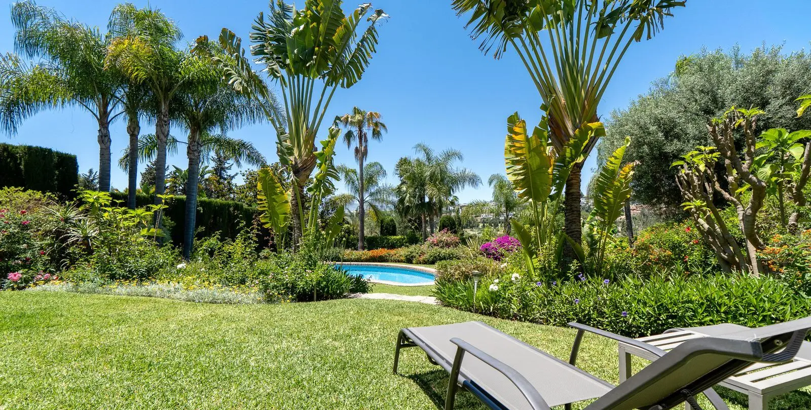 Venta de villa independiente en El Paraiso 26