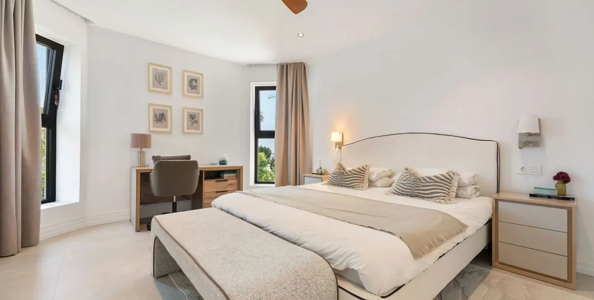 Venta de villa independiente en Bel Air 25