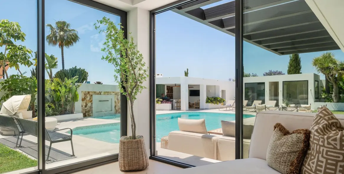 Venta de villa independiente en Bel Air 29